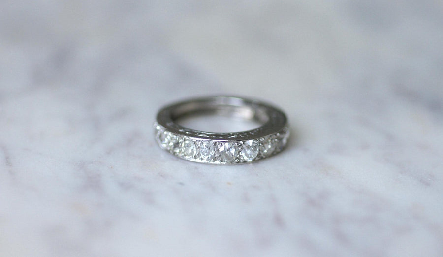 Art Deco wedding band with diamonds on platinum - Galerie Pénélope