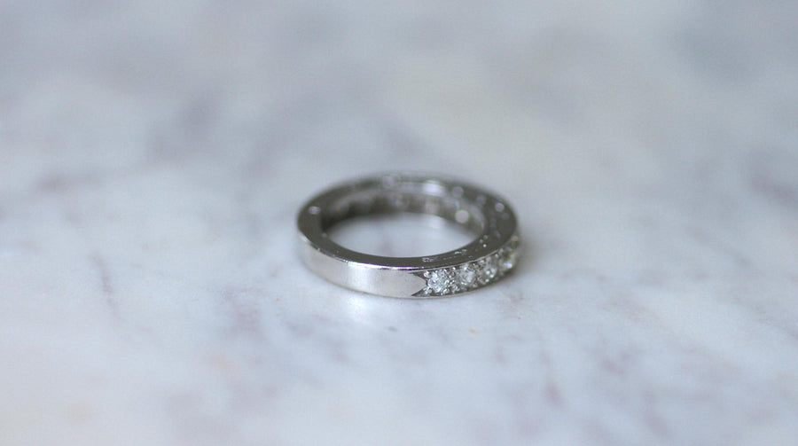 Art Deco wedding band with diamonds on platinum - Galerie Pénélope