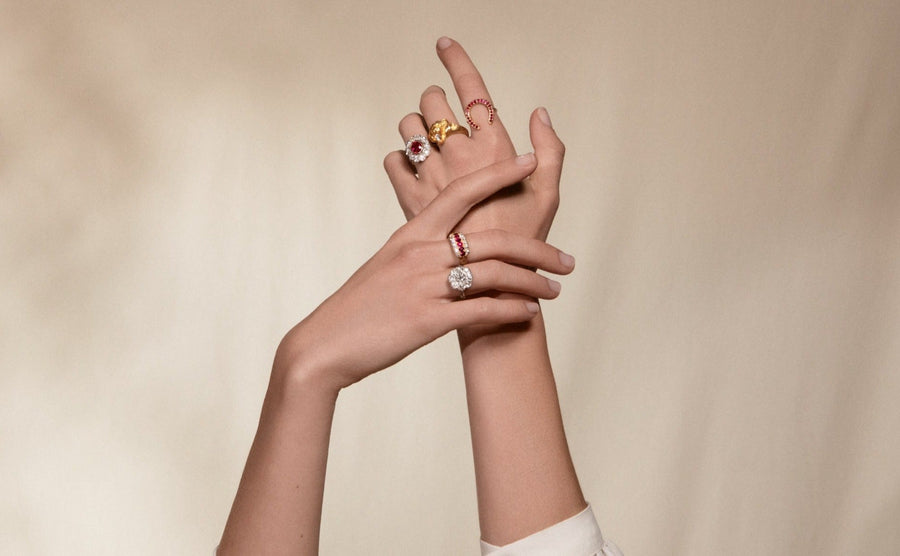 Antique gold and ruby horseshoe ring - Galerie Pénélope