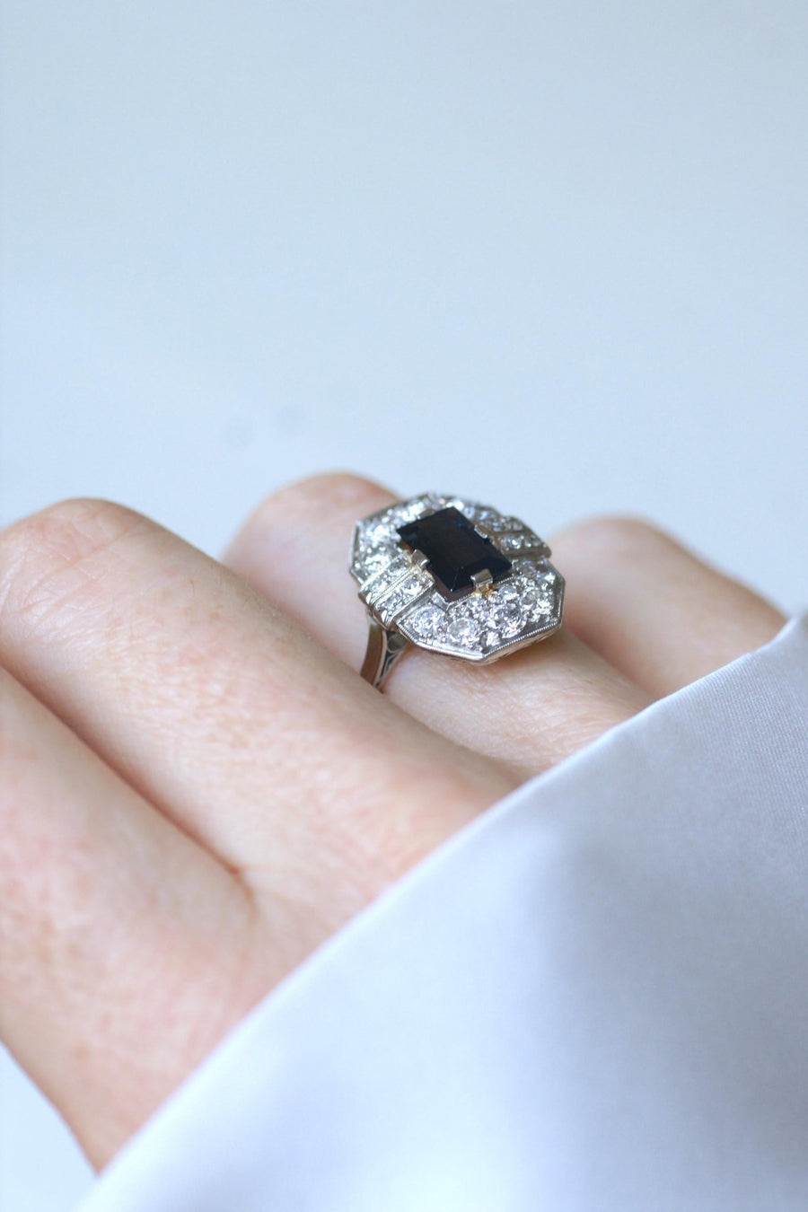 Art Deco Diamond and Sapphire Rectangular Ring - Galerie Pénélope