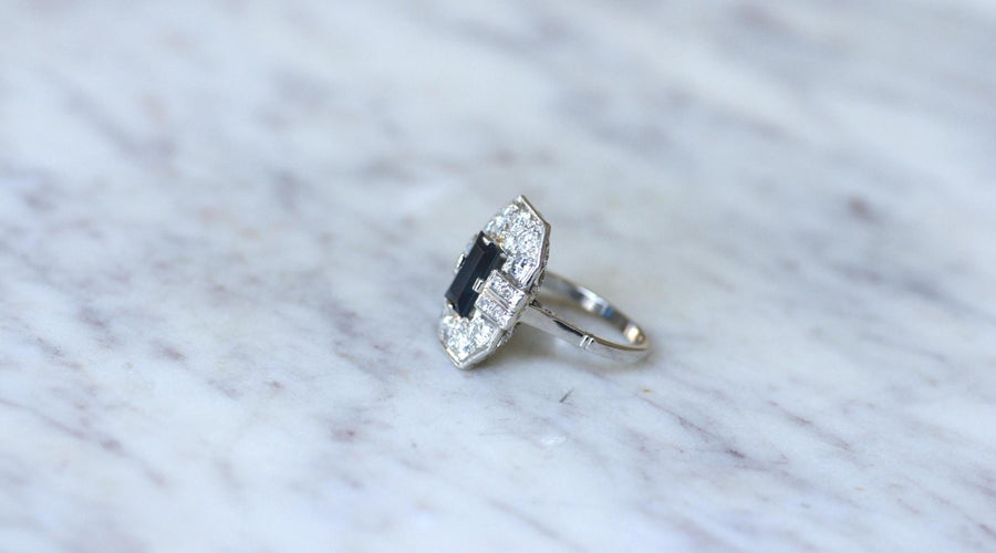 Art Deco Diamond and Sapphire Rectangular Ring - Galerie Pénélope