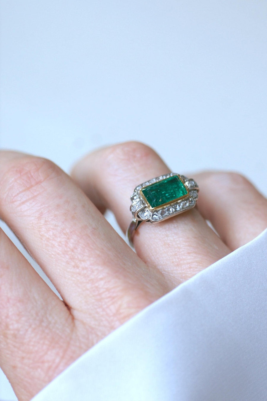 Art deco Colombian Emerald 1.70 Cts and diamonds ring - Galerie Pénélope