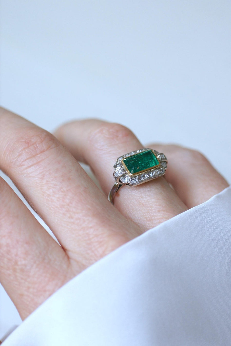 Art deco Colombian Emerald 1.70 Cts and diamonds ring - Galerie Pénélope