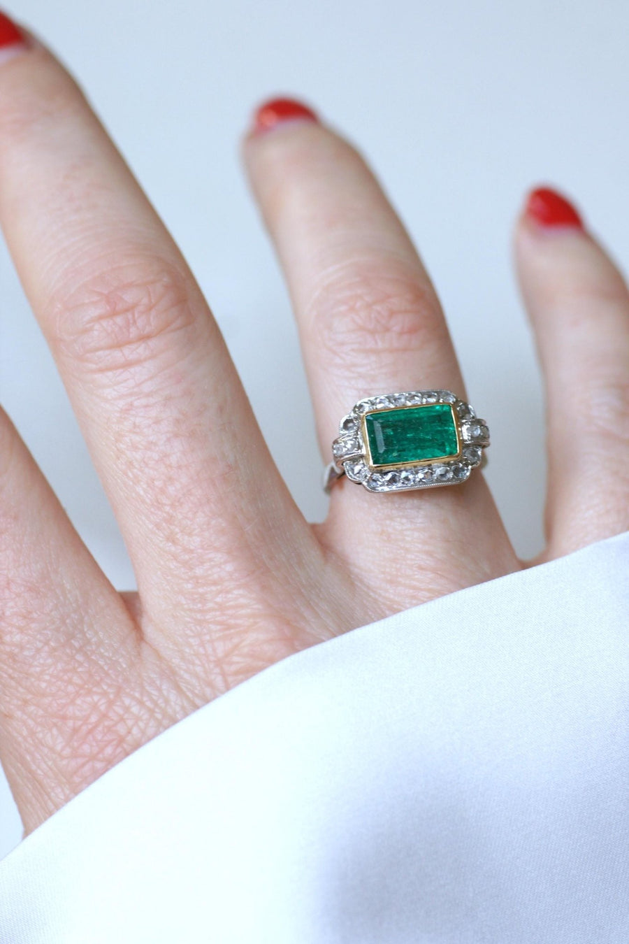 Art deco Colombian Emerald 1.70 Cts and diamonds ring - Galerie Pénélope