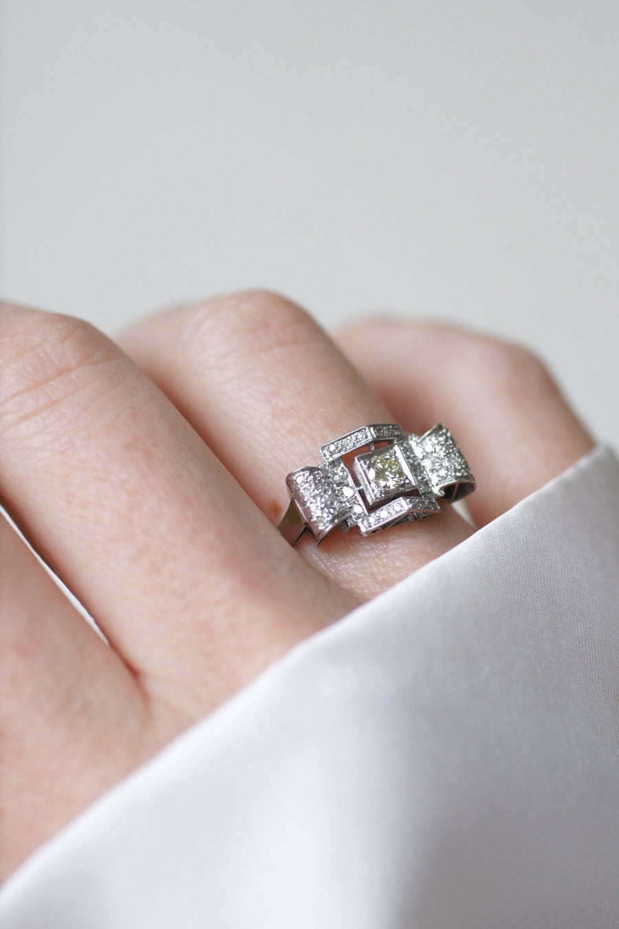 Art Deco Geometric Diamond Ring - Galerie Pénélope