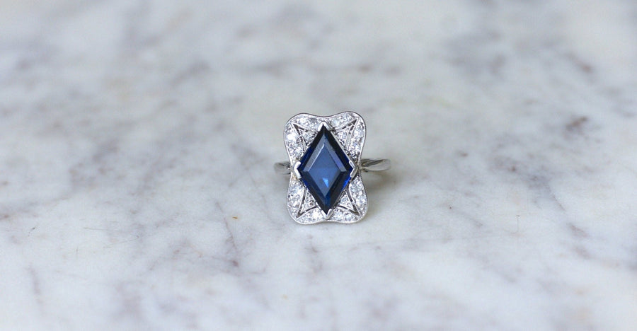 Art Deco Losange Synthetic Sapphire and Diamond Ring - Galerie Pénélope