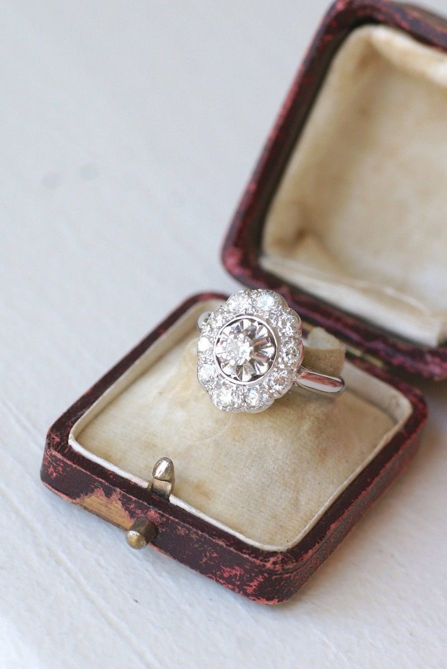 Art Deco Marguerite Oval Diamond Ring - Galerie Pénélope