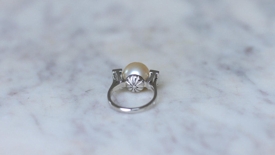 Art Deco Pearl and Diamond Baguette Ring on Platinum - Galerie Pénélope