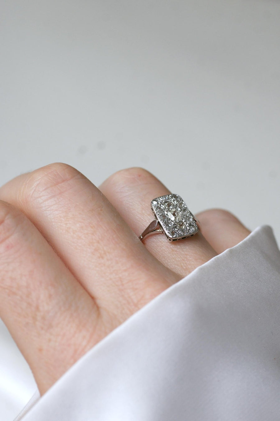 Art Deco Rectangular Diamond Ring on White Gold - Galerie Pénélope