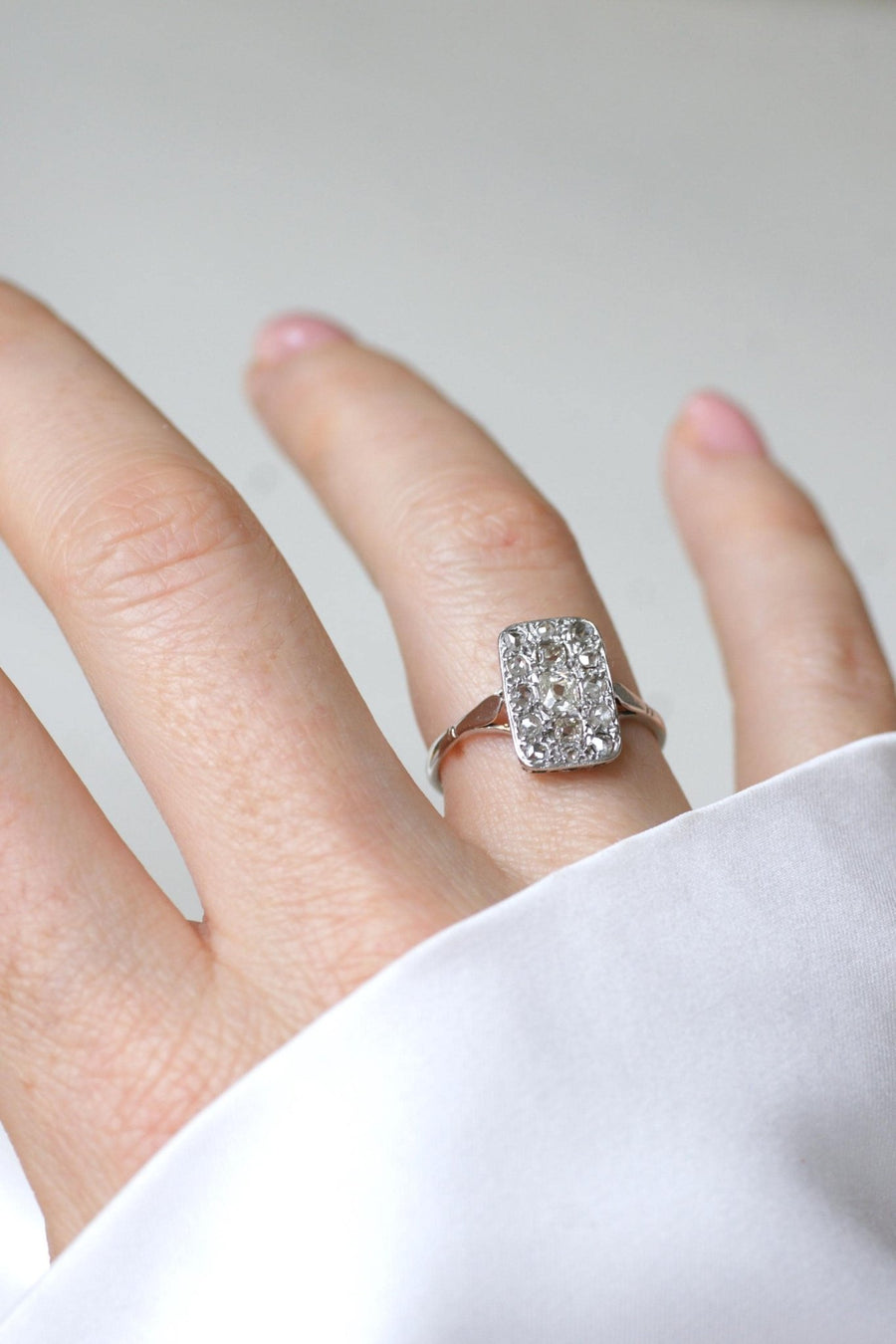 Art Deco Rectangular Diamond Ring on White Gold - Galerie Pénélope