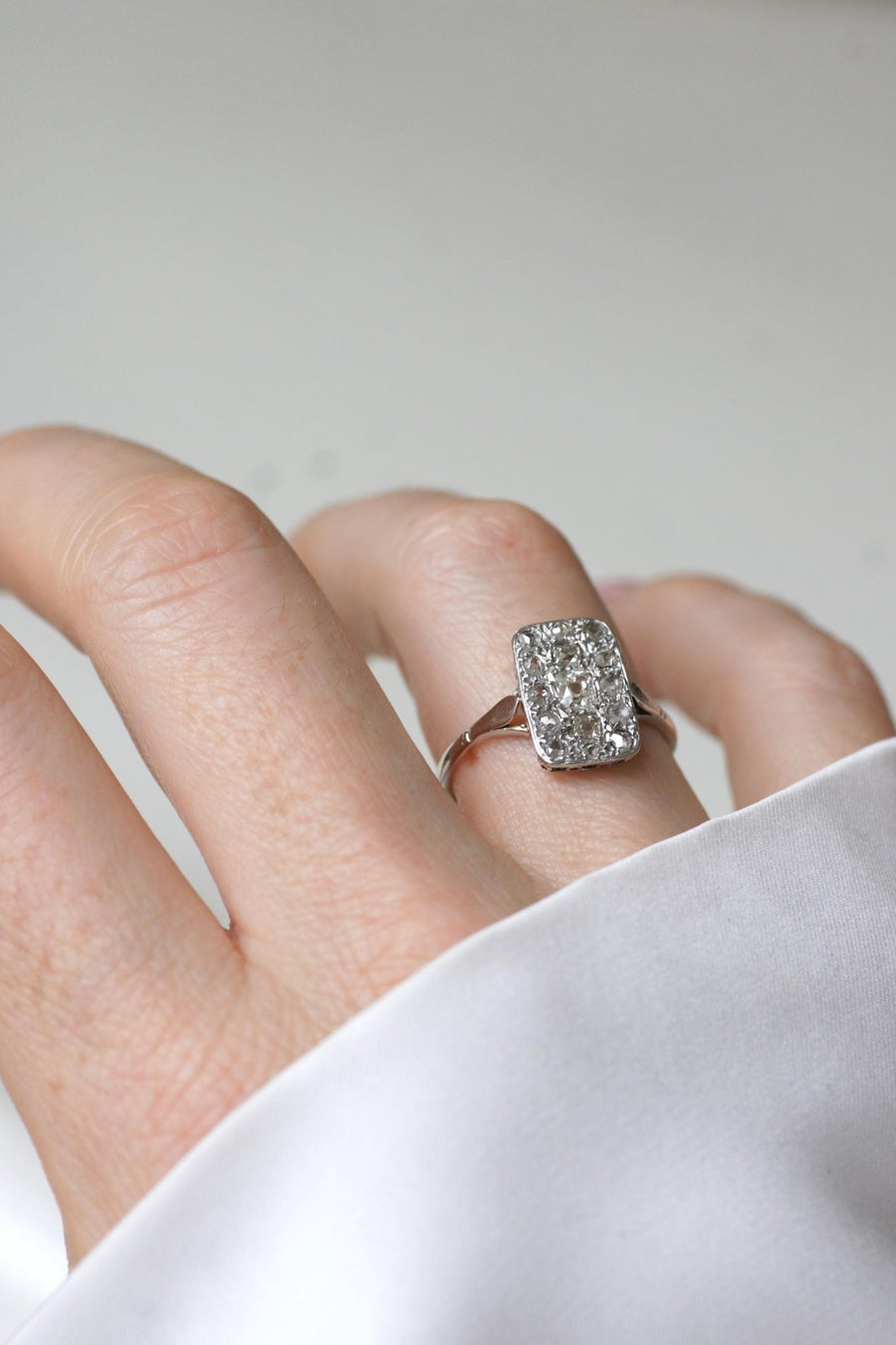Art Deco Rectangular Diamond Ring on White Gold - Galerie Pénélope