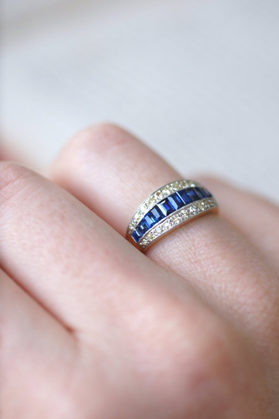 Calibrated Sapphires and Diamonds Art Deco Band Ring - Galerie Pénélope