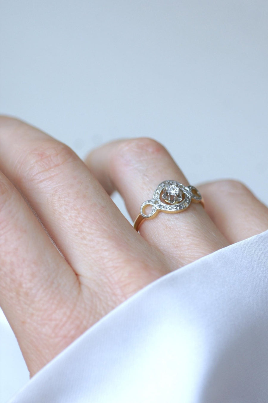 Belle Epoque Infini Diamonds on Gold and Platinum Ring - Galerie Pénélope