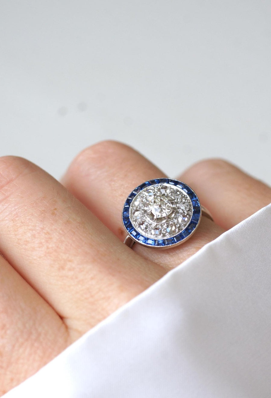 Art Deco Sapphire and Diamond Target Ring - Galerie Pénélope