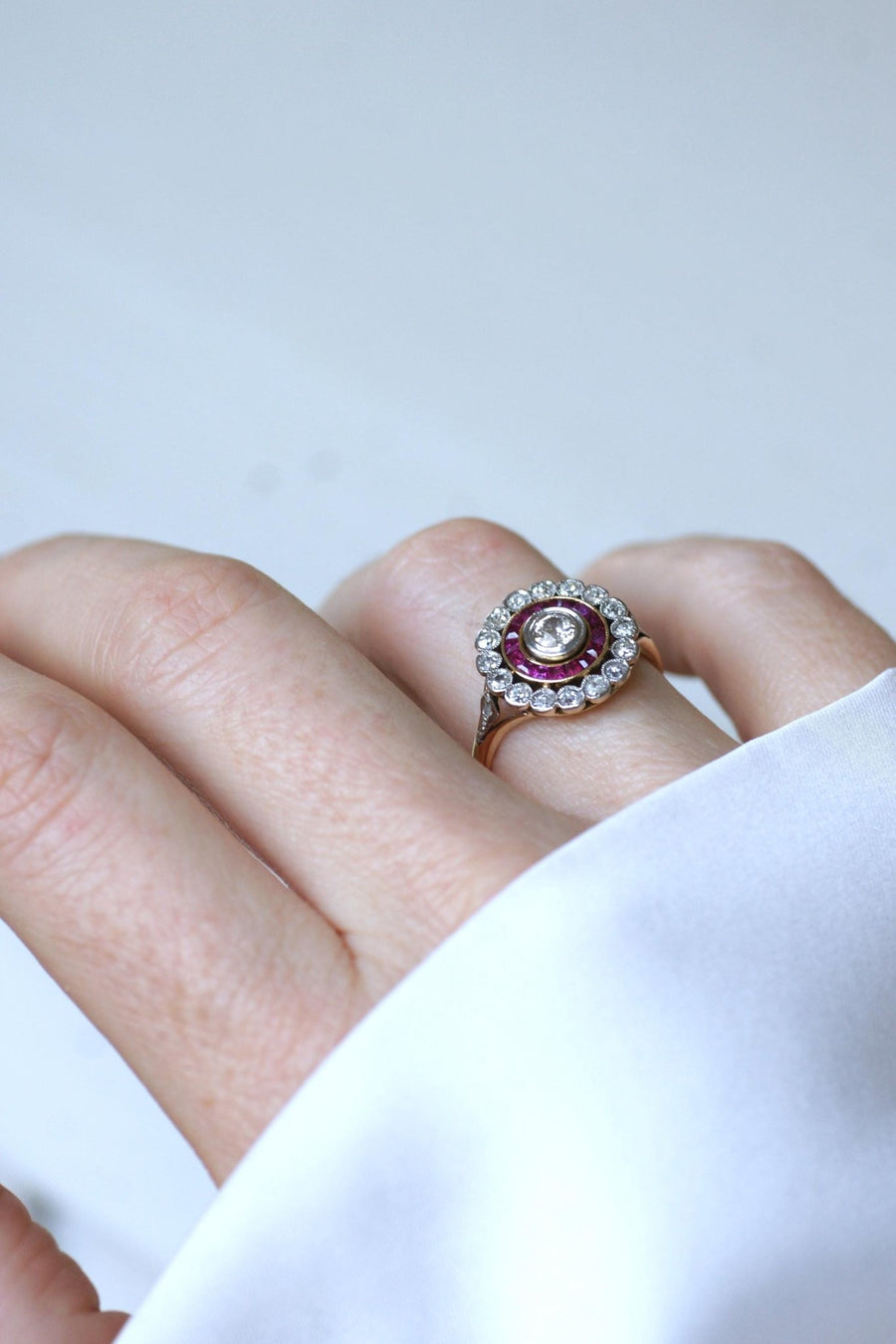 Belle Epoque Target Ring Calibrated Diamonds and Rubies - Galerie Pénélope