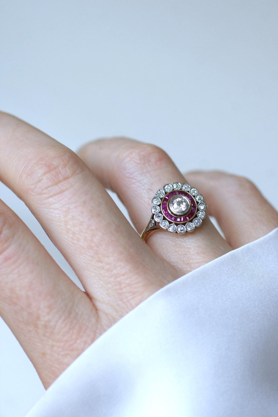 Belle Epoque Target Ring Calibrated Diamonds and Rubies - Galerie Pénélope