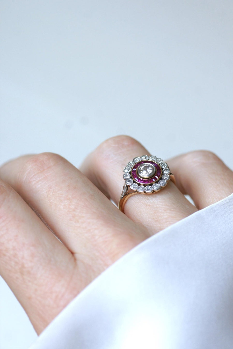 Belle Epoque Target Ring Calibrated Diamonds and Rubies - Galerie Pénélope