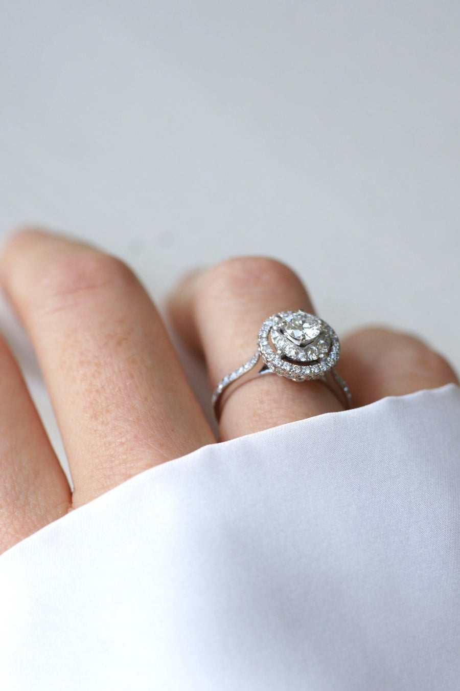 Double Target Ring Surrounded by Diamonds 1.50 Cts White Gold - Galerie Pénélope