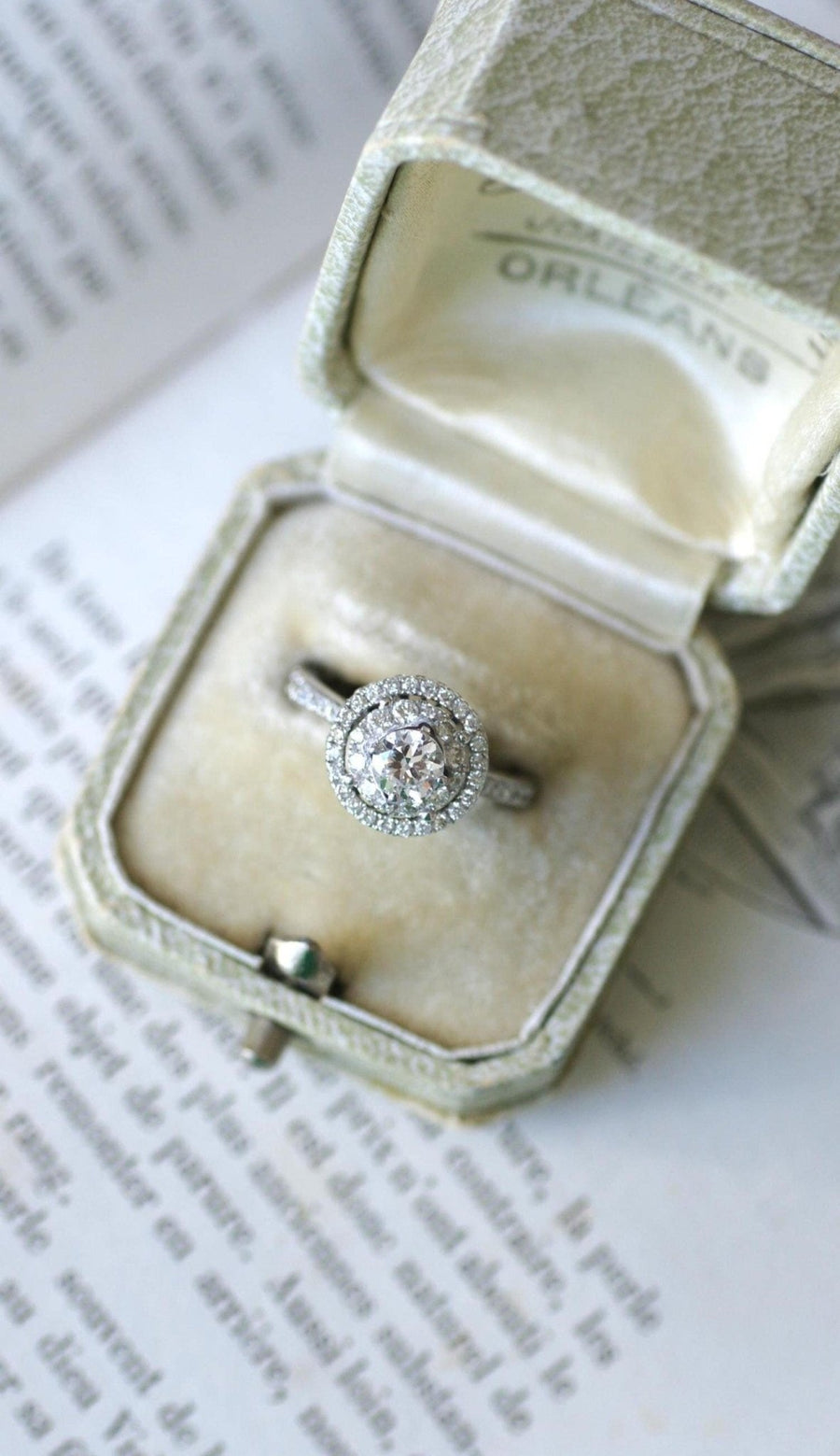 Double Target Ring Surrounded by Diamonds 1.50 Cts White Gold - Galerie Pénélope
