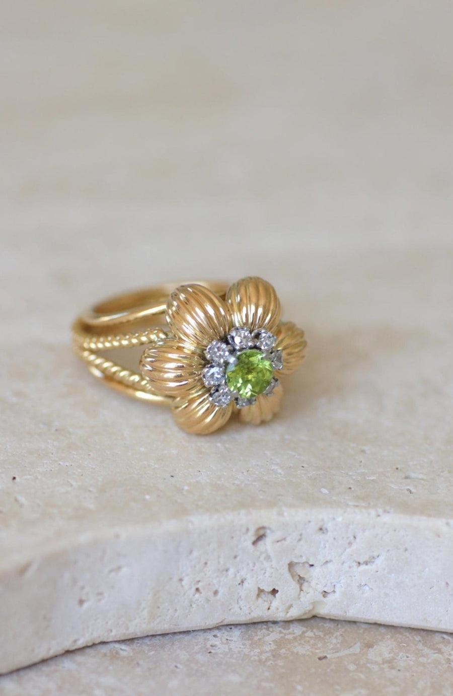 Cocktail Ring Flower Peridot Diamonds Yellow Gold - Galerie Pénélope