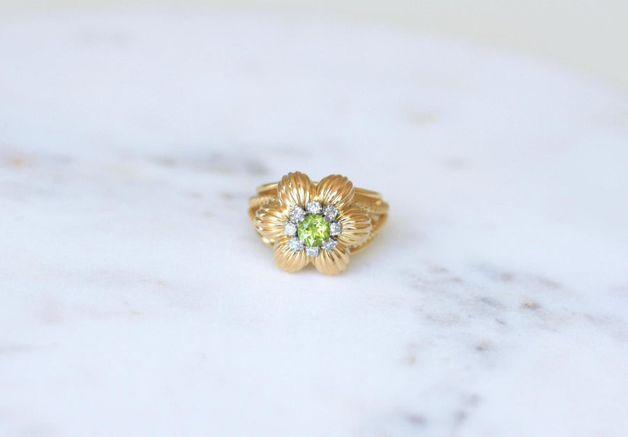 Cocktail Ring Flower Peridot Diamonds Yellow Gold - Galerie Pénélope