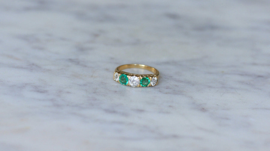 Emerald and Yellow Gold Diamond Garter Ring - Galerie Pénélope