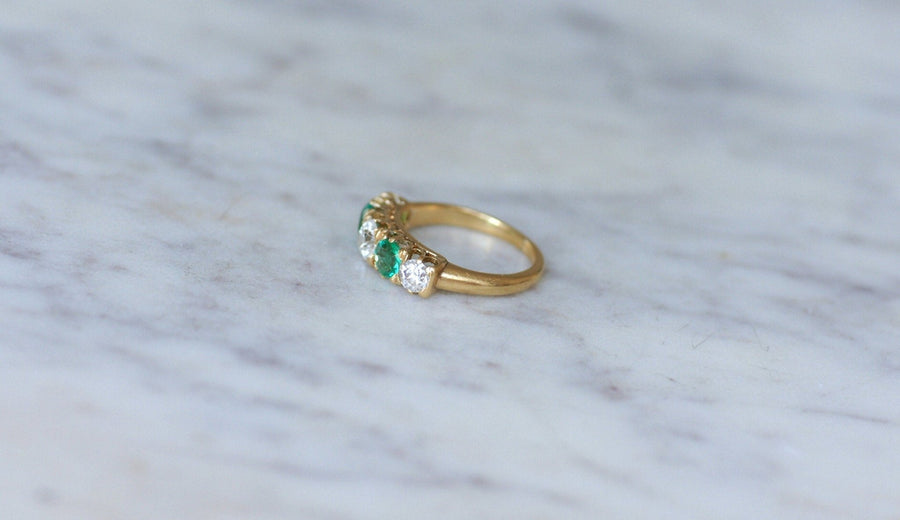 Emerald and Yellow Gold Diamond Garter Ring - Galerie Pénélope
