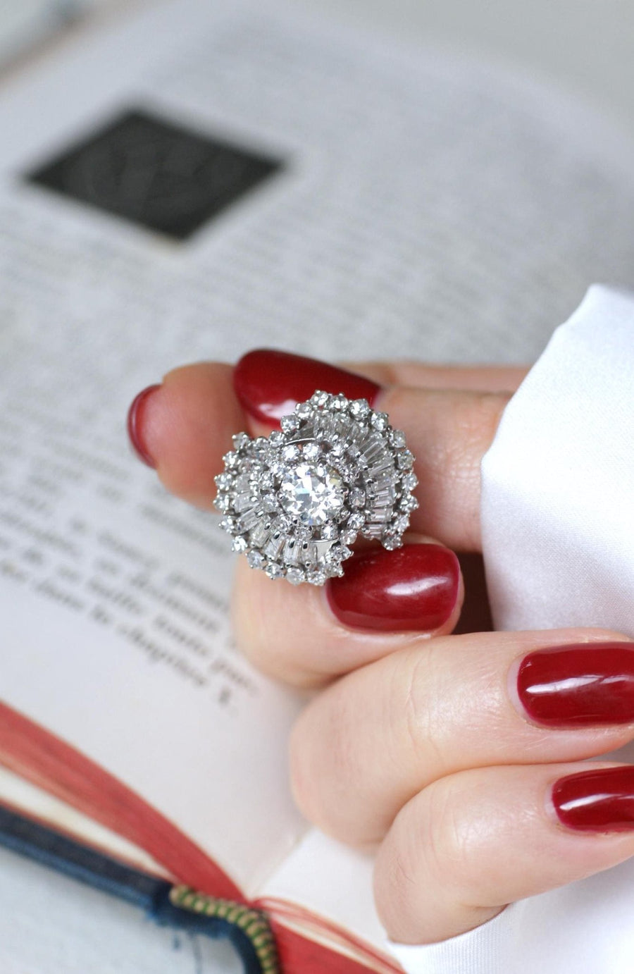 Baguette Diamond Skirt Ring 3.34 Cts White Gold - Galerie Pénélope