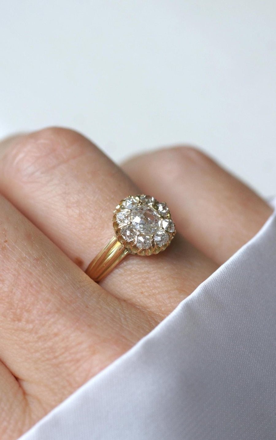 Marguerite Antique Diamonds on Yellow Gold Ring - Galerie Pénélope