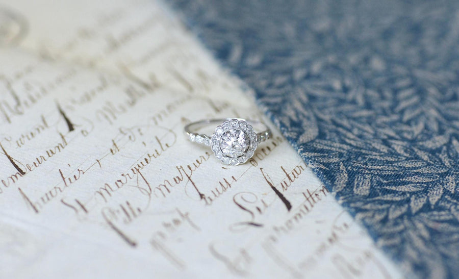 Art Deco Daisy Ring Diamonds on Platinum - Galerie Pénélope
