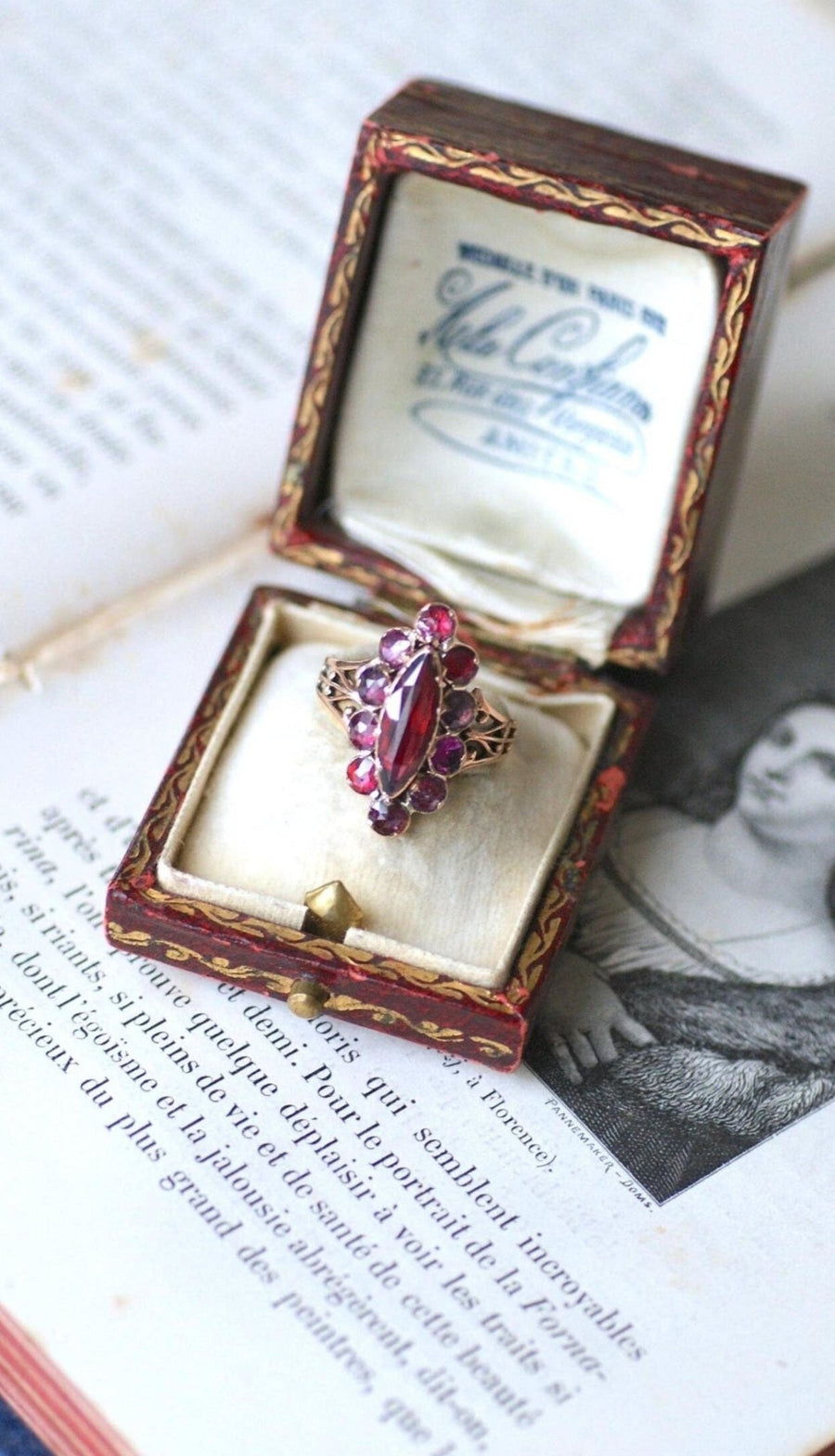 Antique Marquise Ring in Pink Gold with Perpignan Garnets - Galerie Pénélope