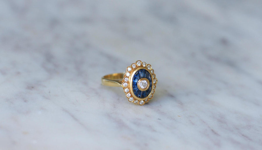 Oval Art Deco Diamonds and Sapphires Ring - Galerie Pénélope