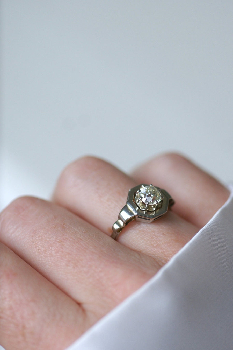 0.90 Ct Art Deco Diamond Solitaire Ring - Galerie Pénélope