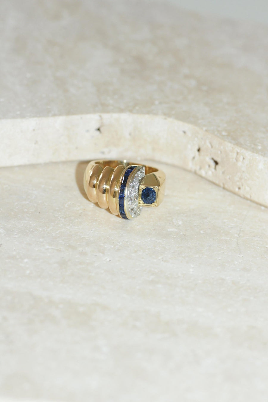 Asymmetrical Tank Ring Diamonds and Sapphires - Galerie Pénélope