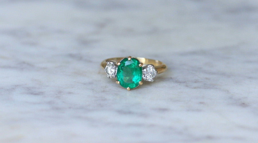 Emerald 2.20 Cts and Diamond Trilogy Ring - Galerie Pénélope