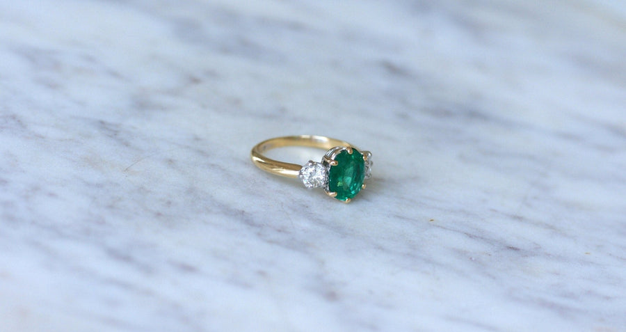 Emerald 2.20 Cts and Diamond Trilogy Ring - Galerie Pénélope