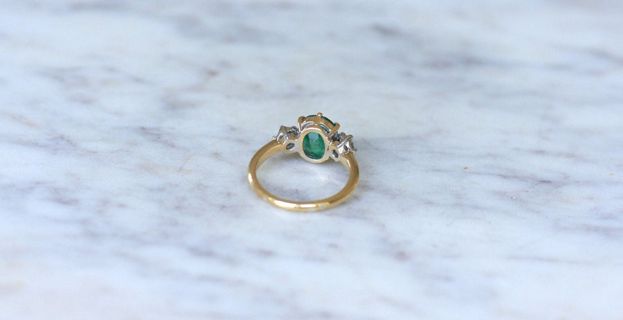 Emerald 2.20 Cts and Diamond Trilogy Ring - Galerie Pénélope