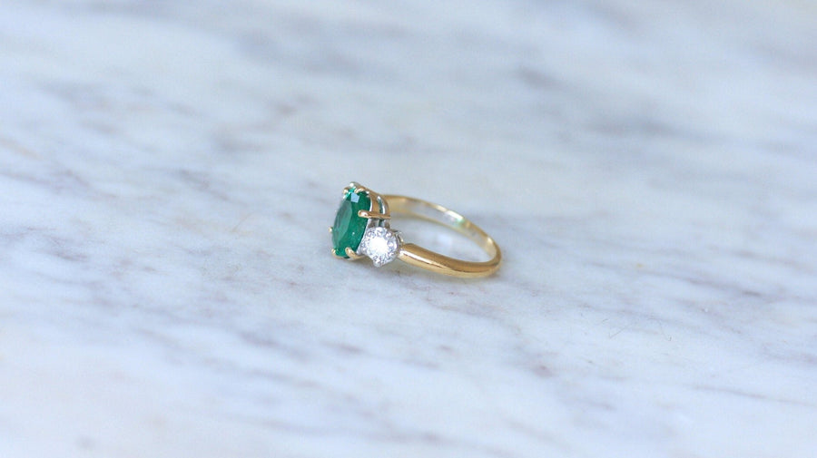 Emerald 2.20 Cts and Diamond Trilogy Ring - Galerie Pénélope