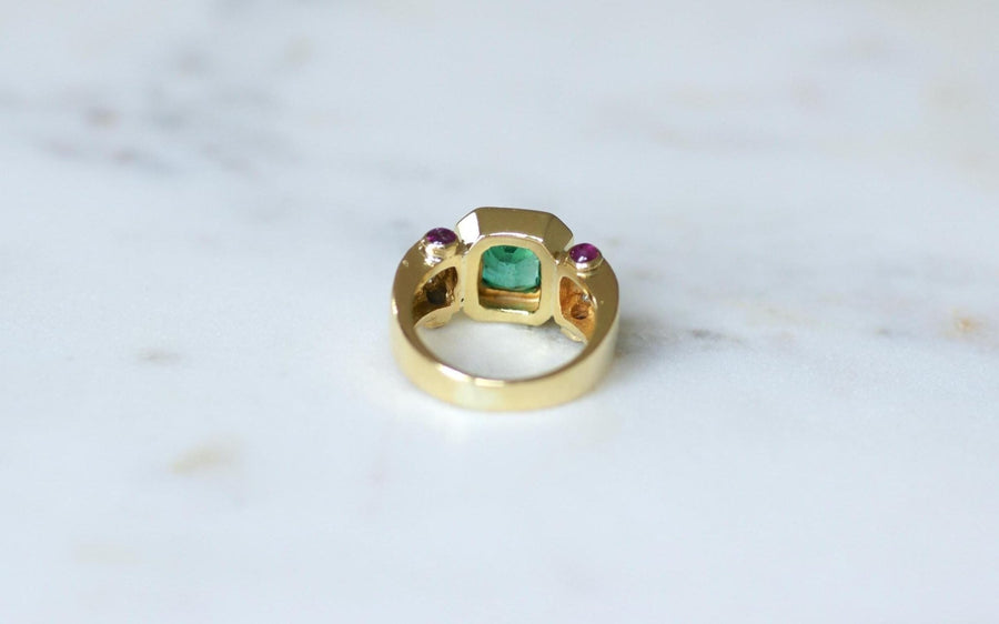 Vintage Colombian Emerald, Diamond and Ruby Ring on Yellow Gold - Galerie Pénélope