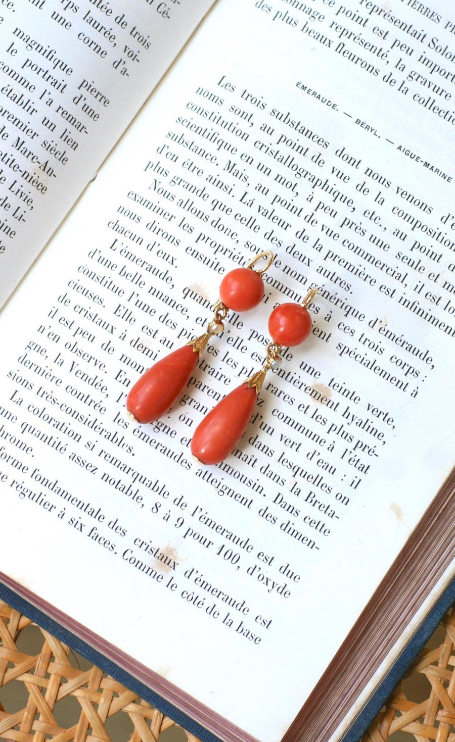 Antique Goutte Coral and Gold Earrings - Galerie Pénélope