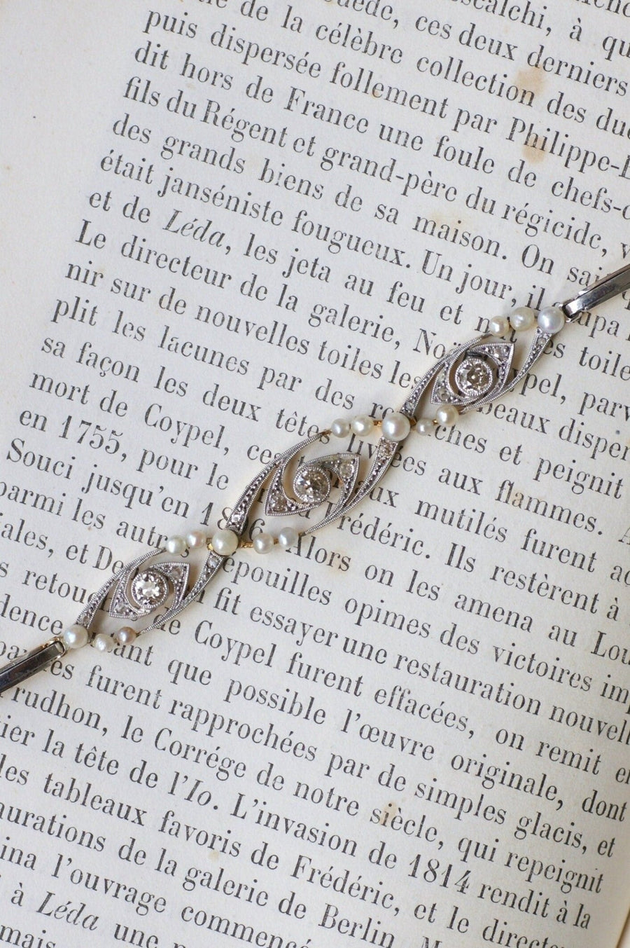 Art Deco bracelet with pearls and diamonds on gold and platinum - Galerie Pénélope