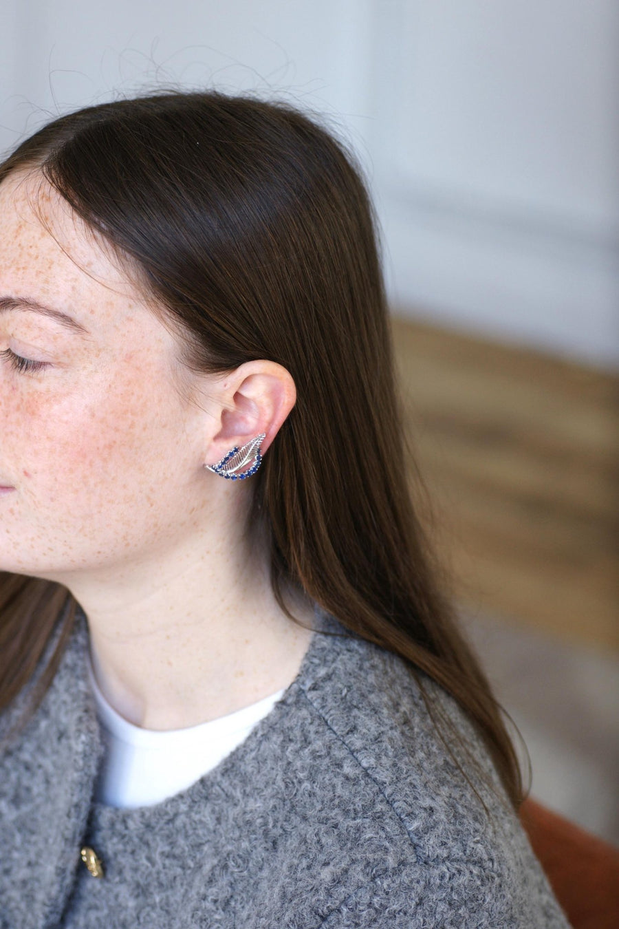 60's White Gold and Sapphire Feather Clips - Galerie Pénélope