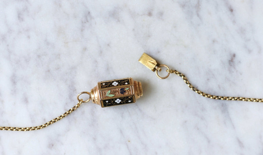 Sautoir Fermoir Régional Barillet Emmaillé Gold Necklace - Galerie Pénélope