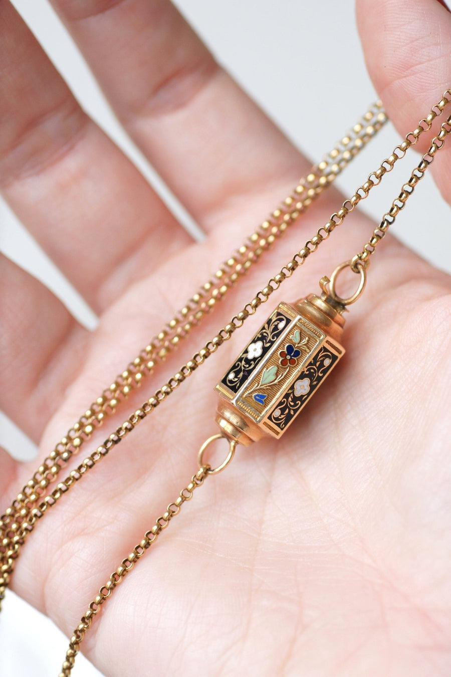 Sautoir Fermoir Régional Barillet Emmaillé Gold Necklace - Galerie Pénélope