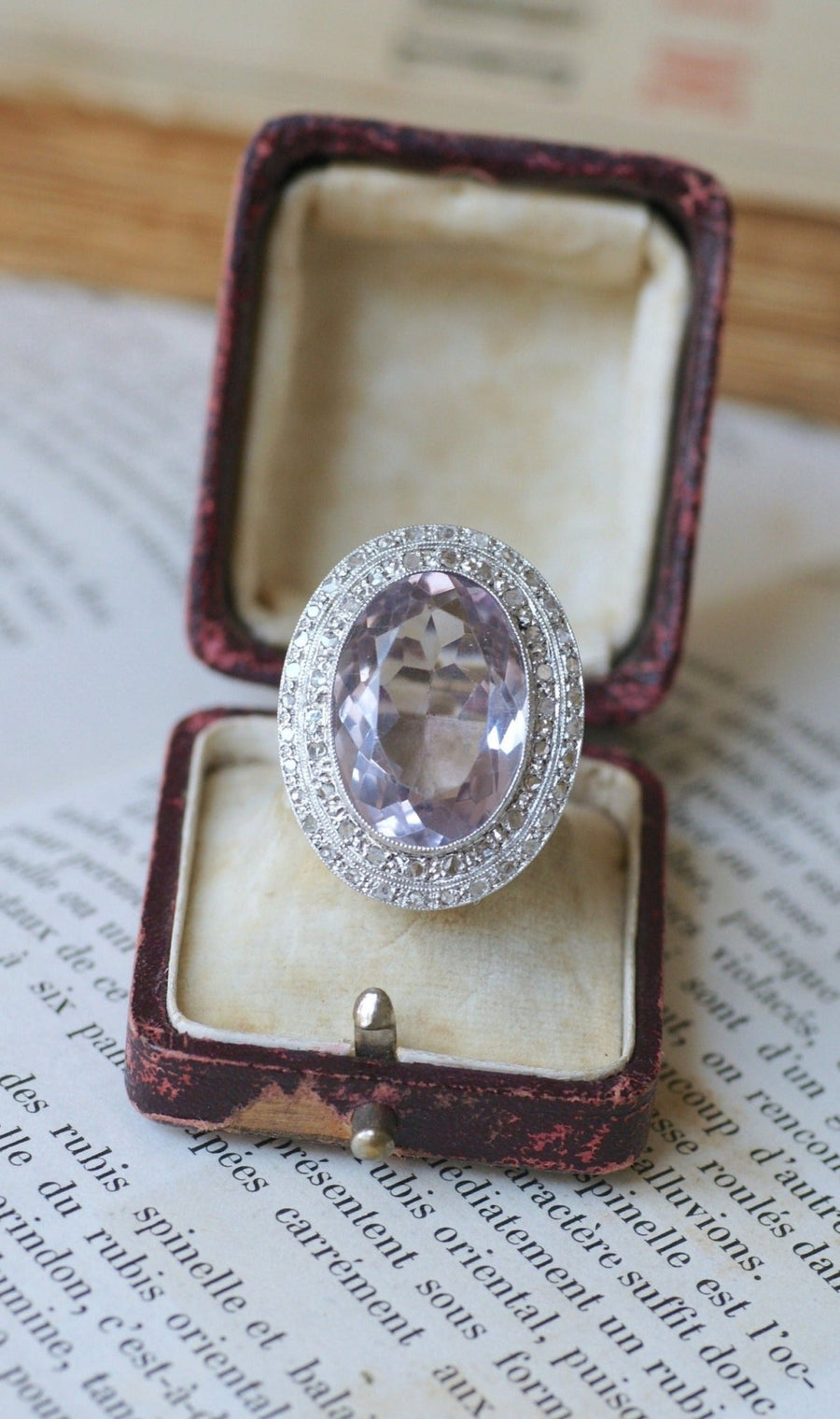 Large Art Deco Amethyst and Diamond Ring - Galerie Pénélope