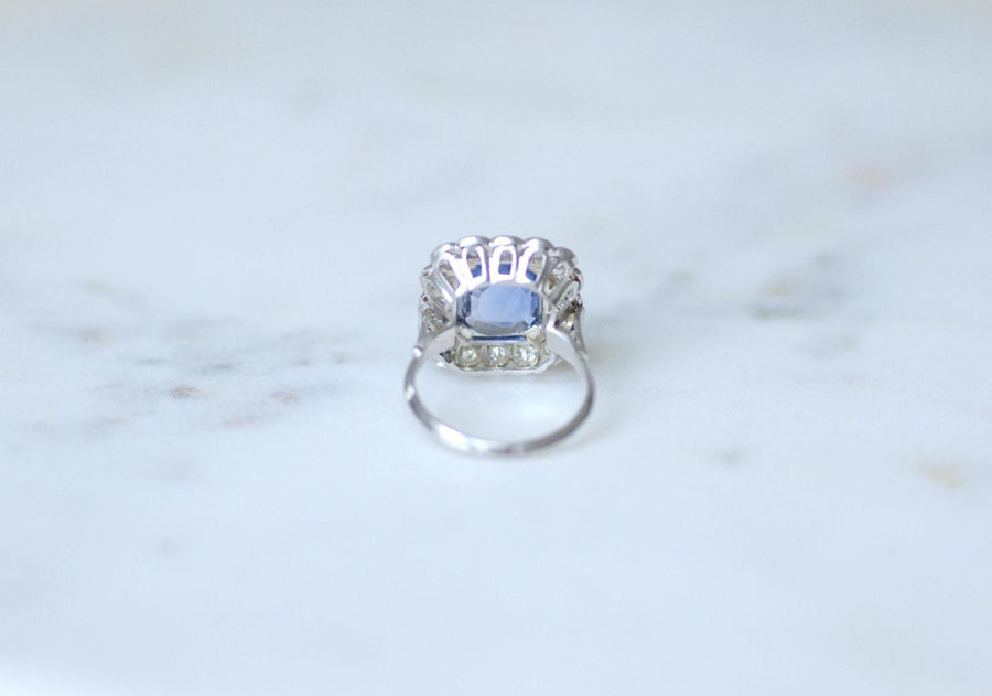 Art Deco Marguerite Ring Ceylon Sapphire 3.90 Cts and Diamonds on White Gold