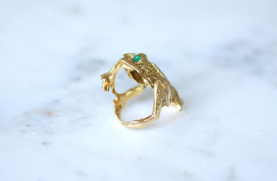 Emerald and Diamond Frog Ring on Yellow Gold