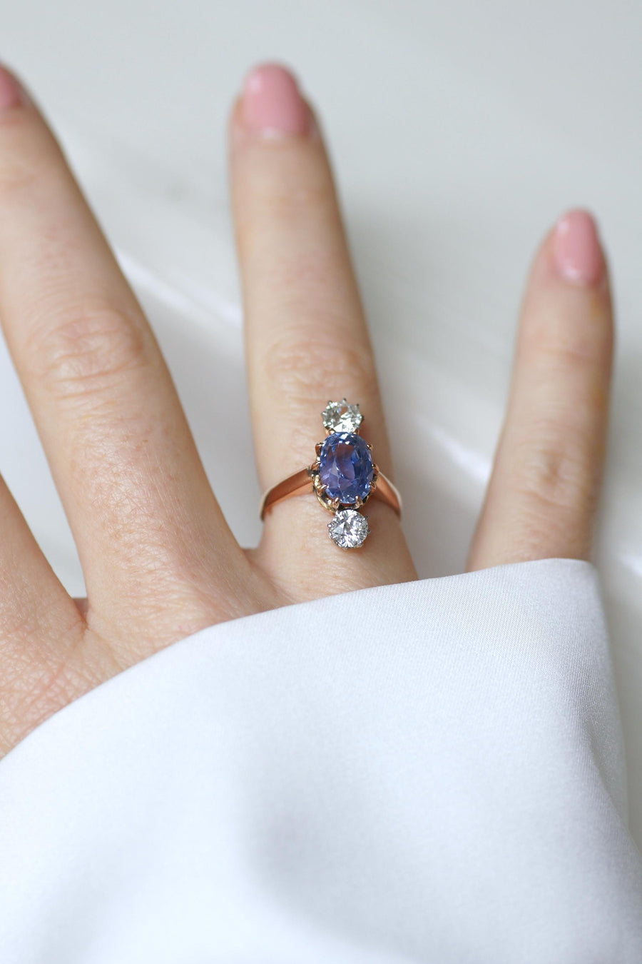 Belle Epoque Ring Unheated Ceylon Sapphire 3.30 Cts and Diamonds on Rose Gold and Platinum