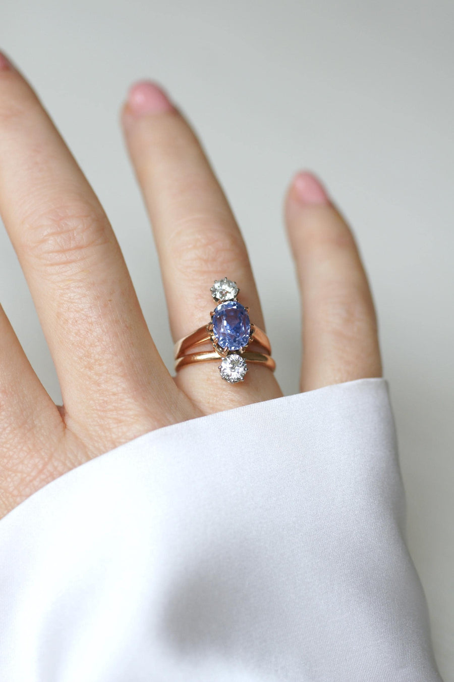 Belle Epoque Ring Unheated Ceylon Sapphire 3.30 Cts and Diamonds on Rose Gold and Platinum