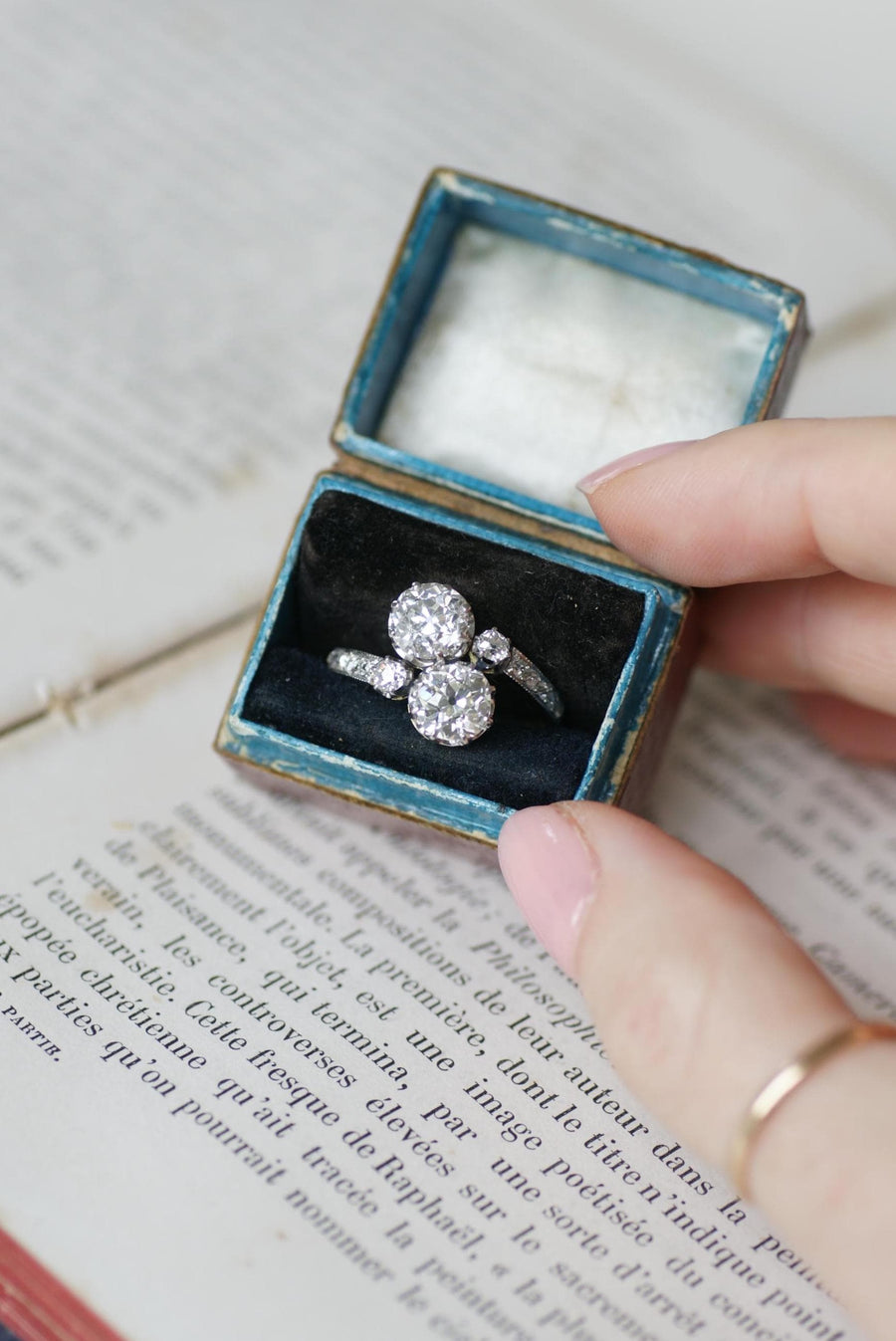 Toi et Moi Antique Ring 2.60 Cts Diamonds on Yellow Gold and Platinum